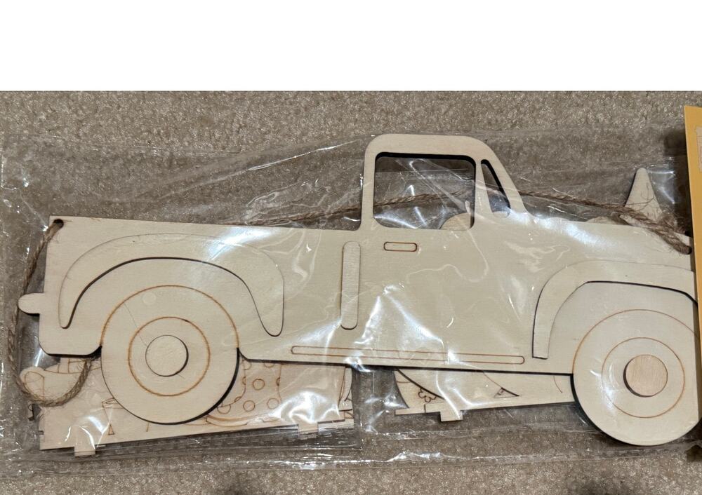 DIY Paint Truck Sign w/ Interchangeable Pieces for seasons
